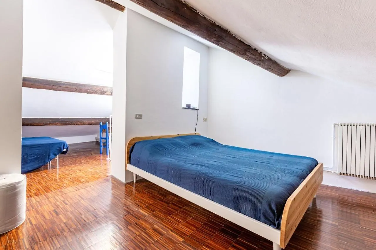 Porta Ticinese Colorful Apartment! Милан Италия