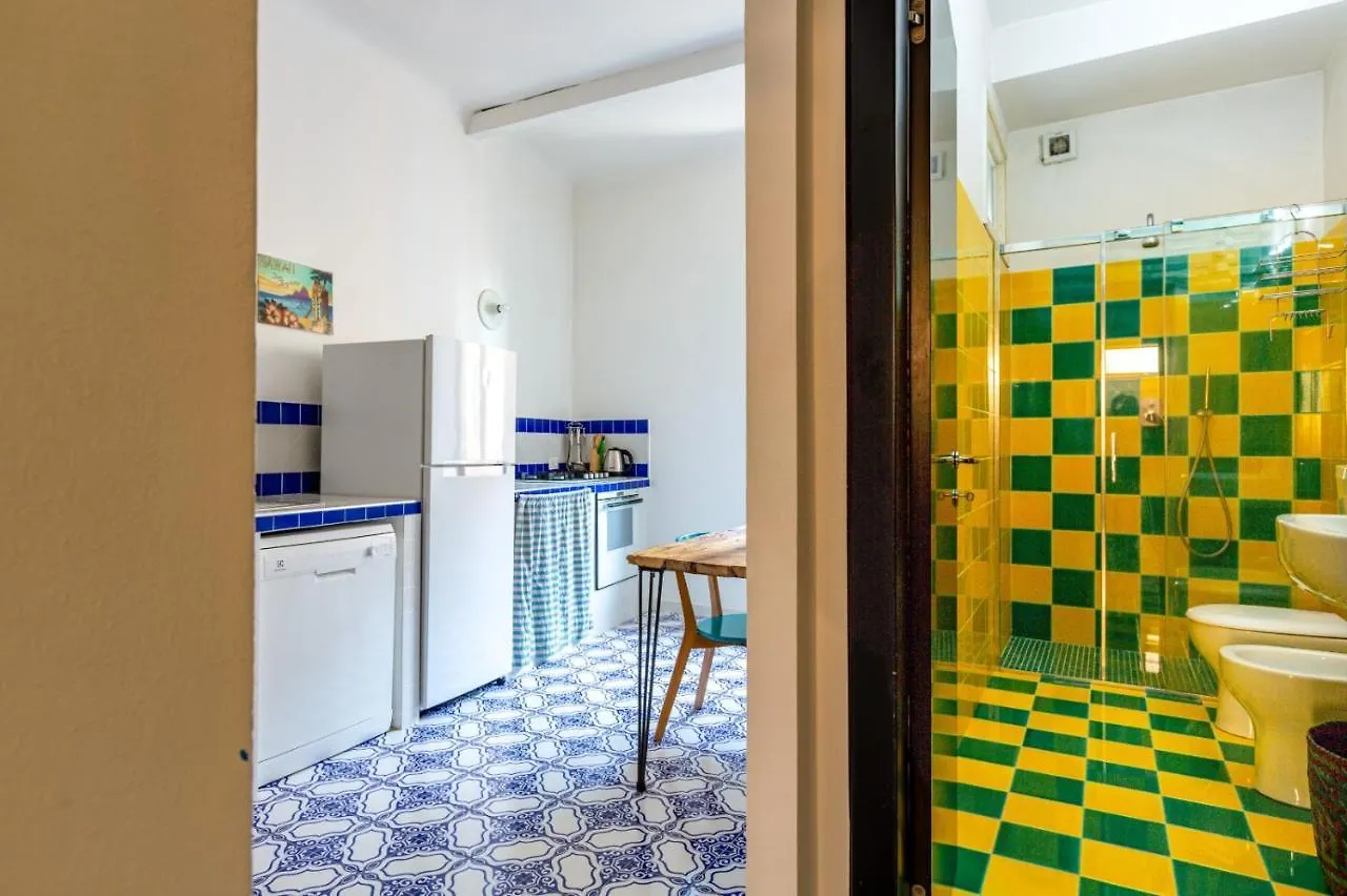 Porta Ticinese Colorful Apartment! Милан 0*,  Италия
