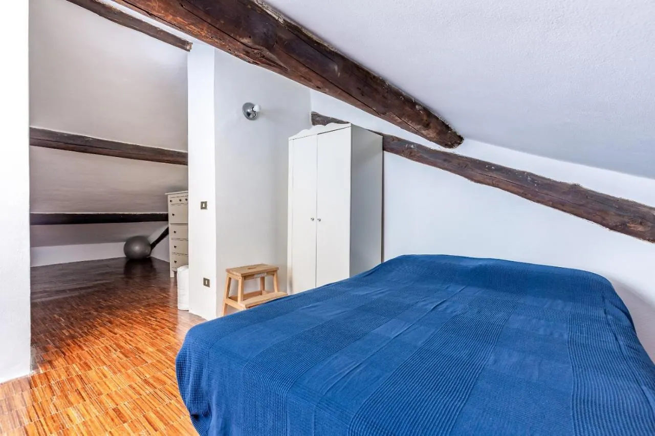 アパート Porta Ticinese Colorful Apartment! ミラノ